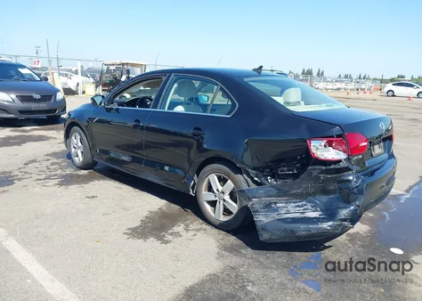 2014 Volkswagen Jetta 2.0L Tdi from USA, damaged, VIN 3VWLL7AJ2EM285077